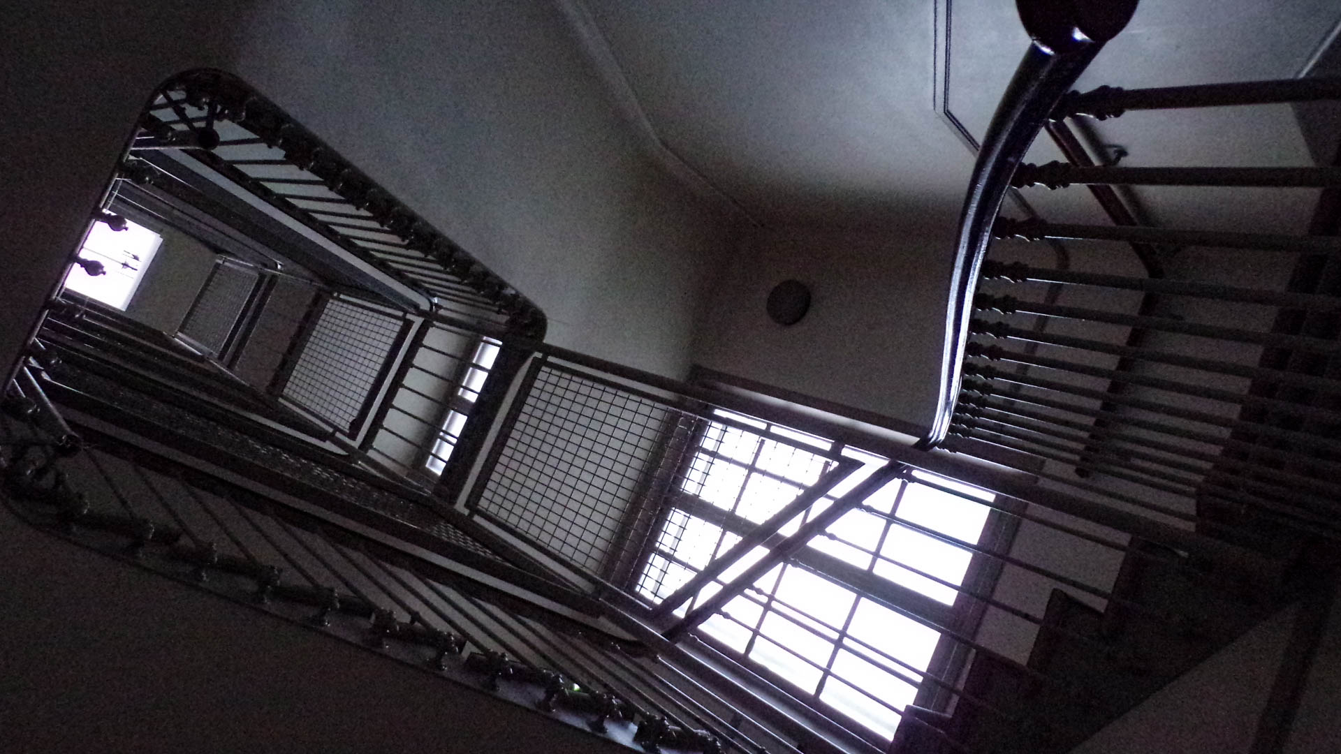 « Un étage et une éternité plus tard »